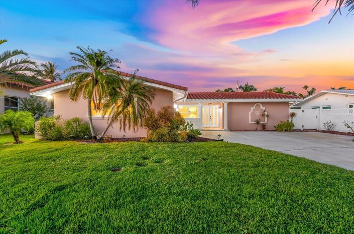 Image No.4-3 Bed Property for sale