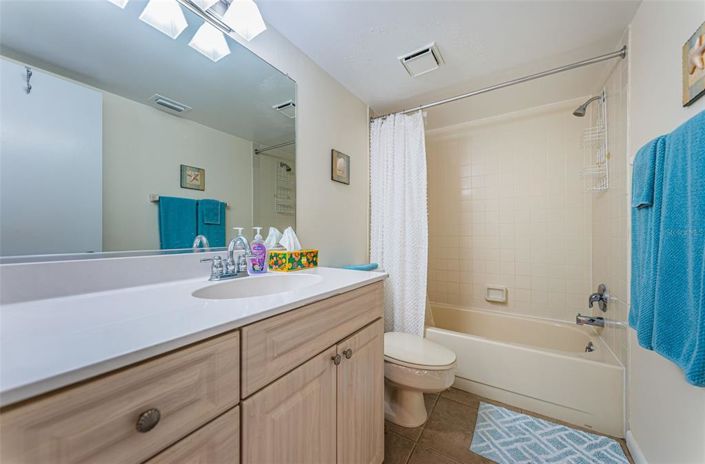 Image No.11-2 Bed Property for sale