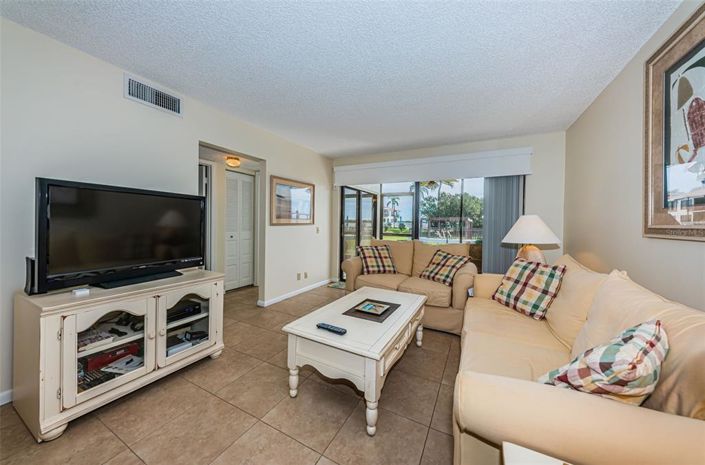 Image No.13-2 Bed Property for sale