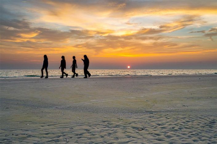 Image No.52-3 Bed Property for sale