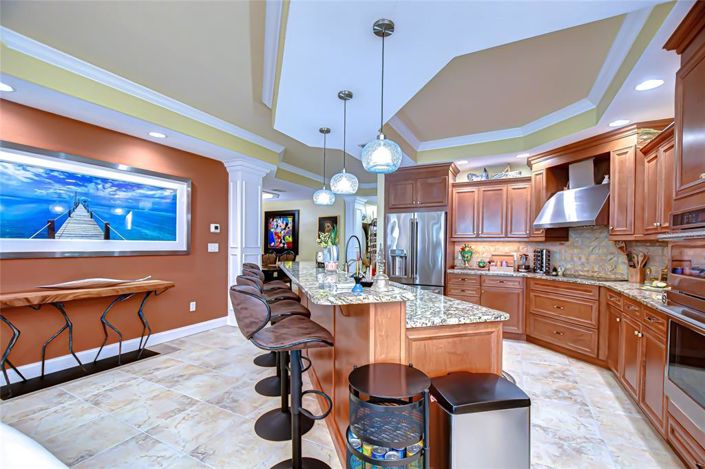 Image No.10-3 Bed Property for sale