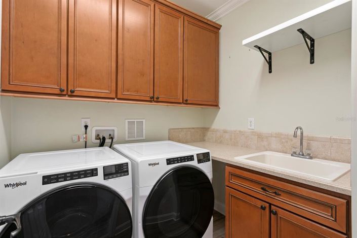 Image No.28-3 Bed Property for sale