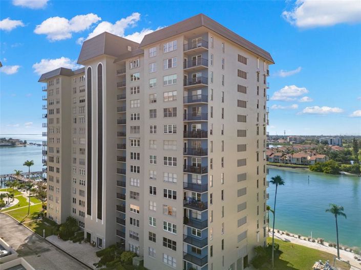 Image No.37-2 Bed Property for sale