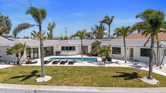 Image No.3-Propriété de 4 chambres à vendre à Treasure Island