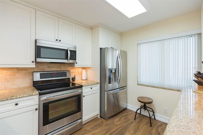 Image No.12-2 Bed Property for sale