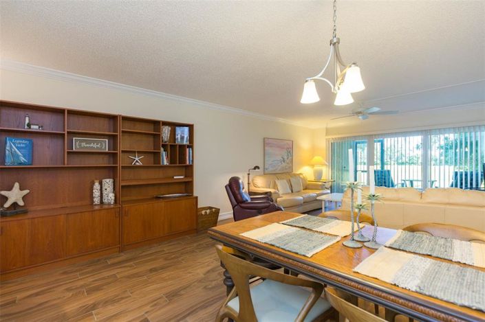 Image No.14-2 Bed Property for sale