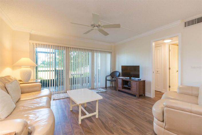 Image No.17-2 Bed Property for sale