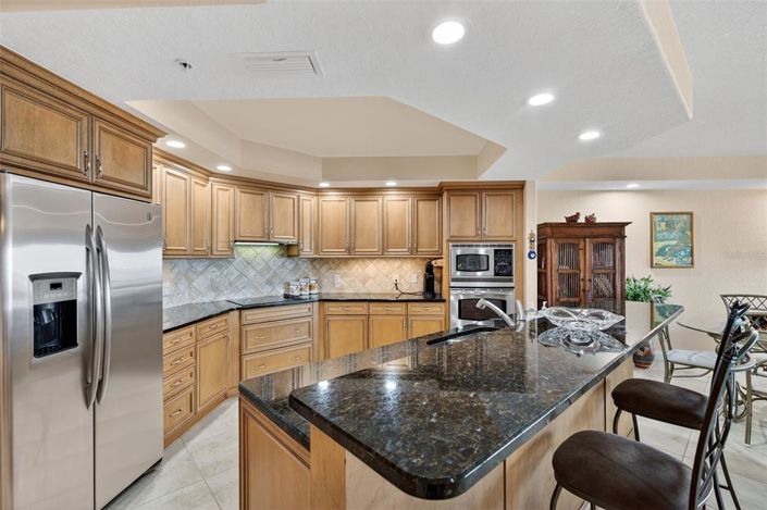 Image No.12-3 Bed Property for sale