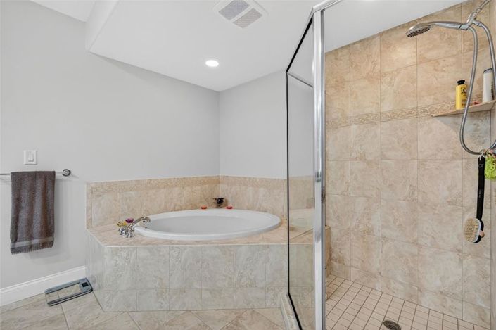 Image No.55-3 Bed Property for sale