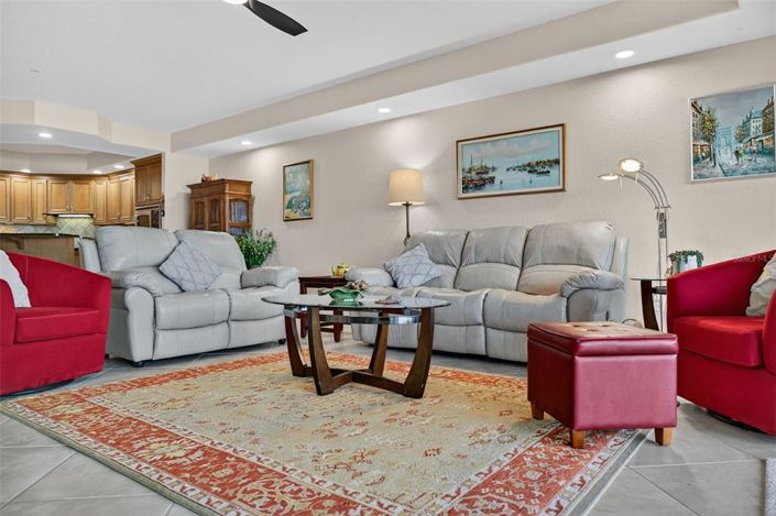 Image No.58-3 Bed Property for sale