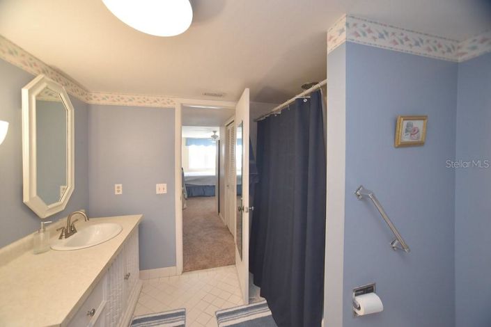 Image No.12-1 Bed Property for sale