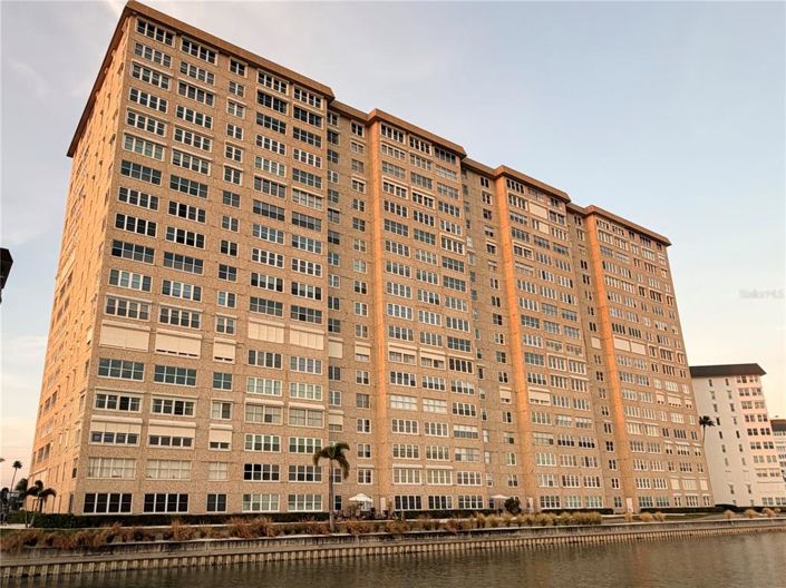 Image No.45-1 Bed Property for sale