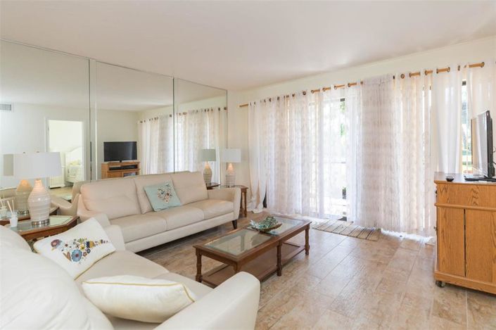 Image No.13-2 Bed Property for sale