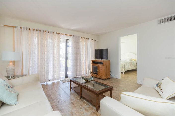 Image No.14-2 Bed Property for sale