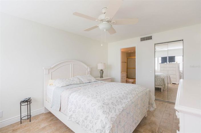 Image No.16-2 Bed Property for sale