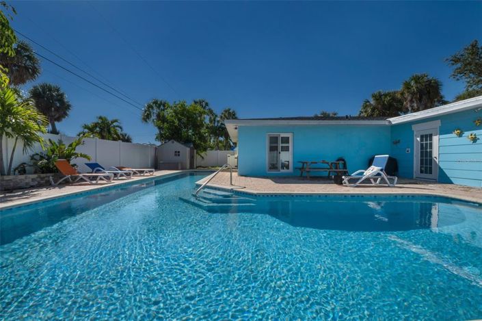 Image No.2-Propriété de 3 chambres à vendre à St. Pete Beach