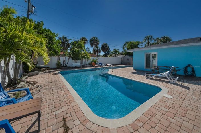 Image No.47-3 Bed Property for sale