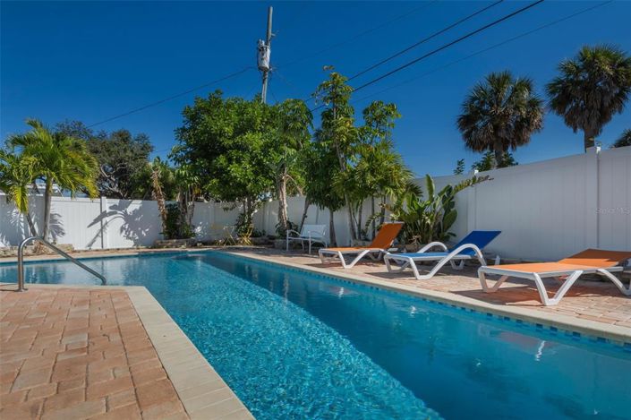 Image No.50-3 Bed Property for sale