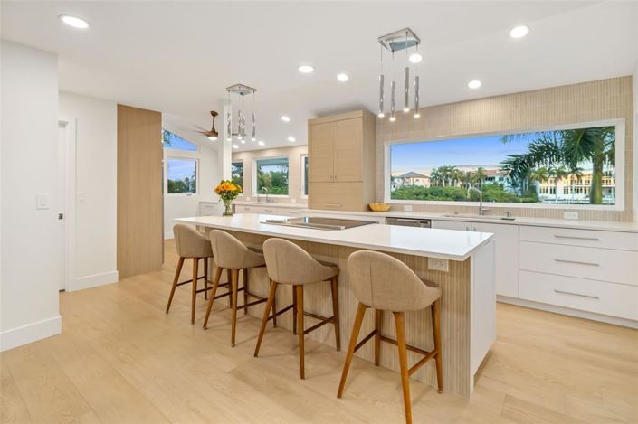 Image No.16-5 Bed Property for sale