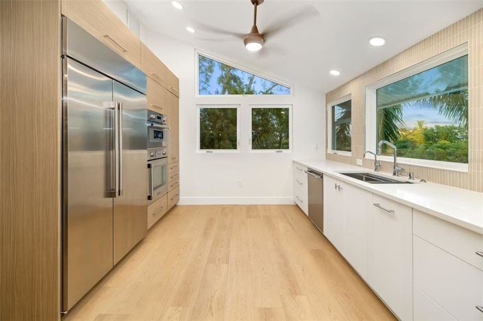 Image No.19-5 Bed Property for sale