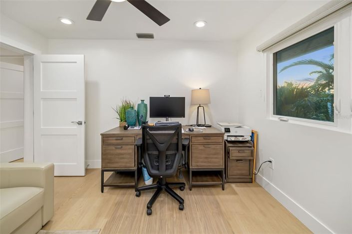 Image No.28-5 Bed Property for sale