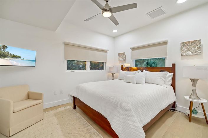 Image No.31-5 Bed Property for sale