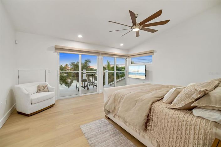 Image No.32-5 Bed Property for sale