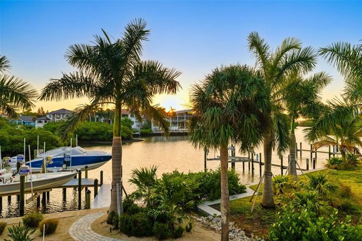 Image No.44-5 Bed Property for sale