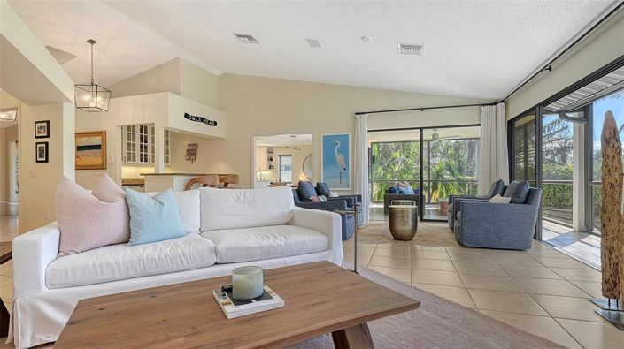 Image No.10-4 Bed Property for sale