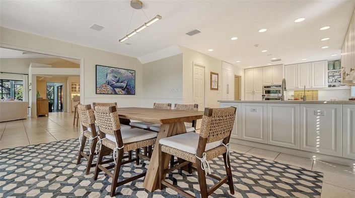 Image No.13-4 Bed Property for sale