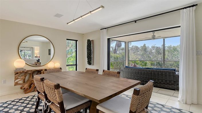 Image No.14-4 Bed Property for sale