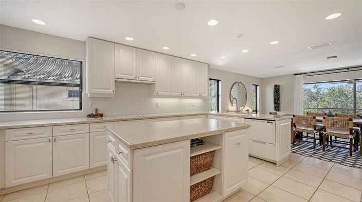 Image No.17-4 Bed Property for sale