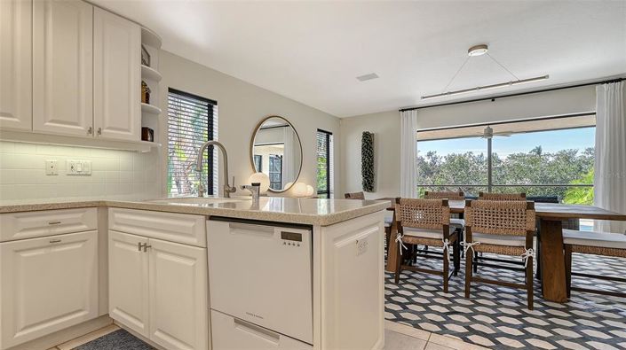 Image No.19-4 Bed Property for sale