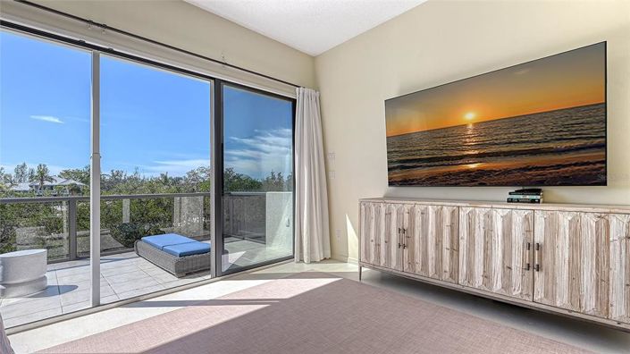 Image No.23-4 Bed Property for sale