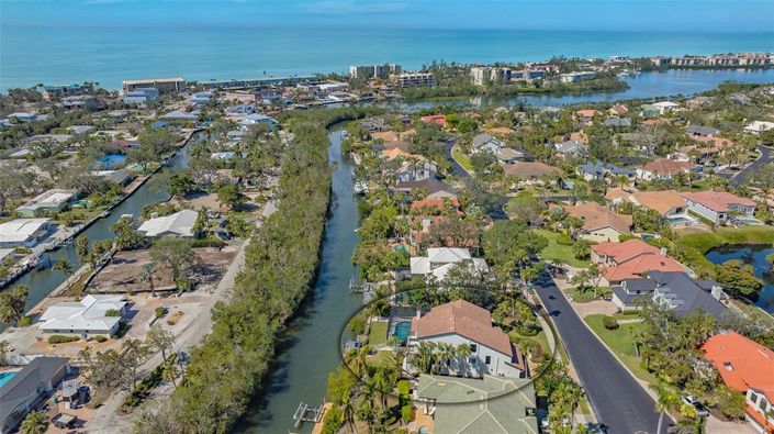 Image No.54-4 Bed Property for sale