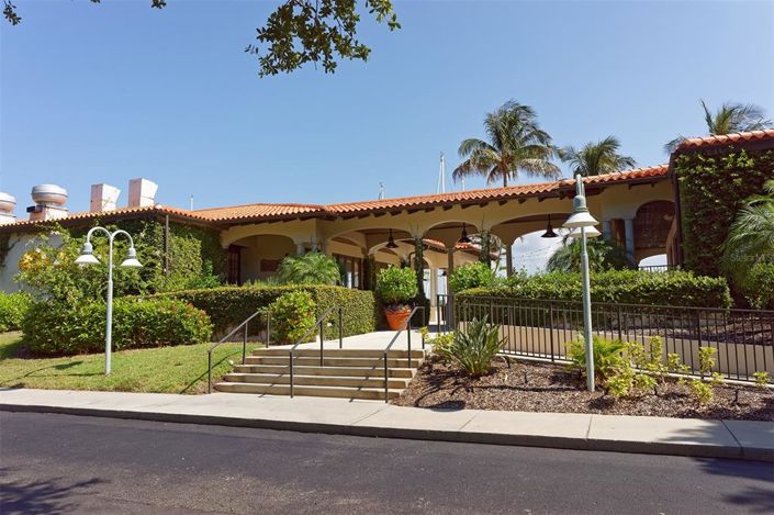 Image No.56-4 Bed Property for sale