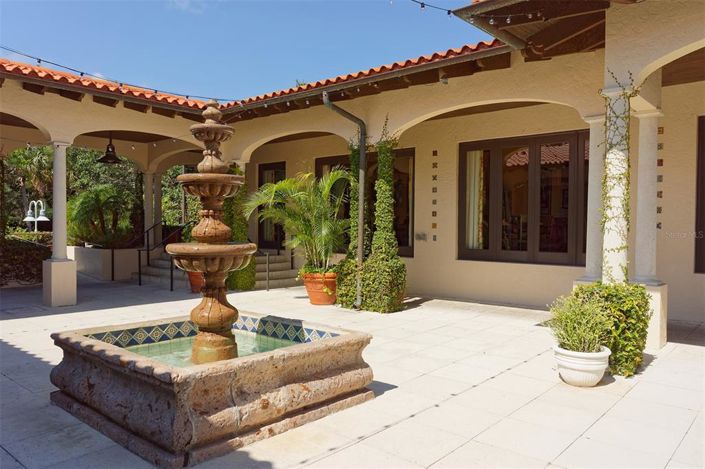 Image No.57-4 Bed Property for sale