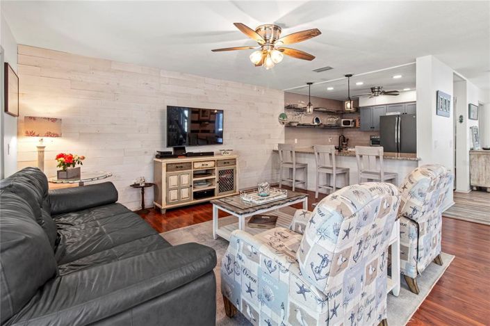 Image No.24-3 Bed Townhouse for sale