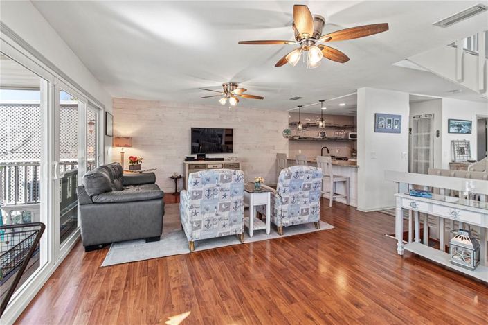 Image No.27-3 Bed Townhouse for sale