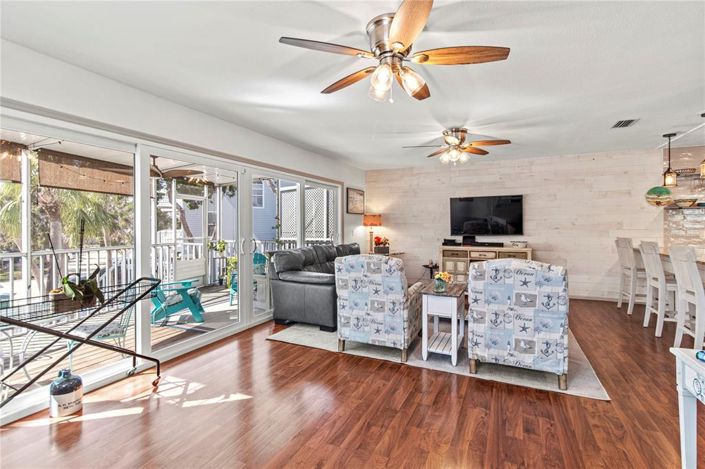 Image No.28-3 Bed Townhouse for sale