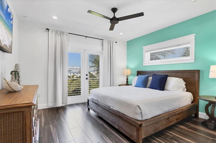 Image No.28-7 Bed Property for sale