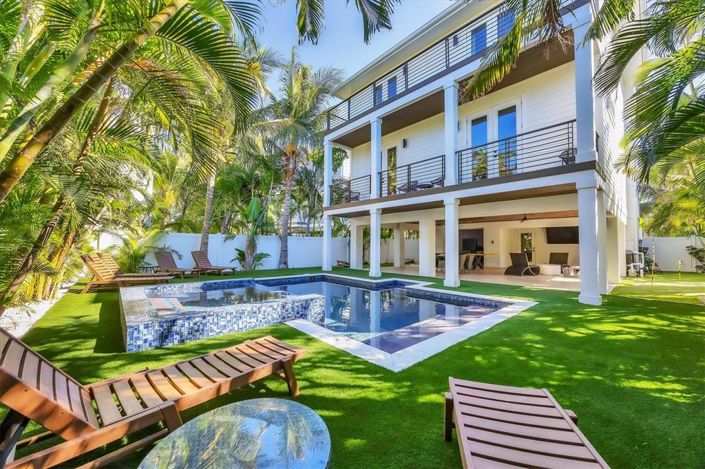 Image No.3-7 Bed Property for sale