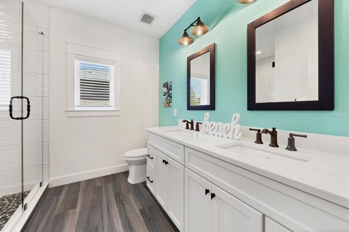 Image No.32-7 Bed Property for sale