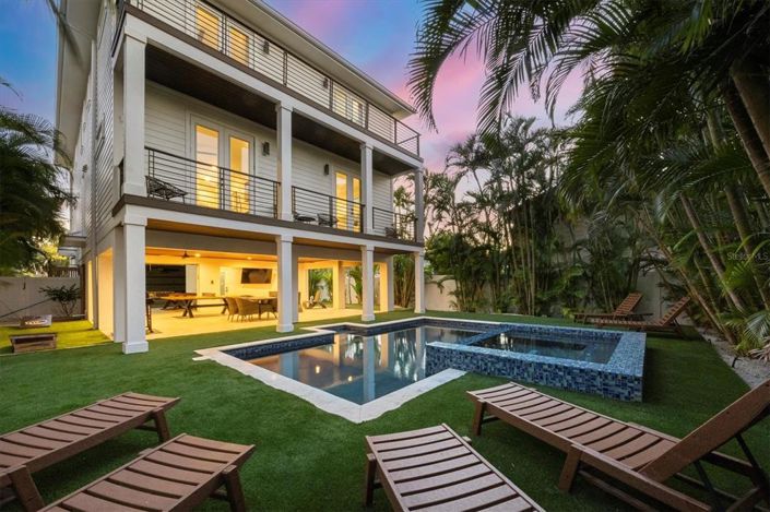 Image No.40-7 Bed Property for sale