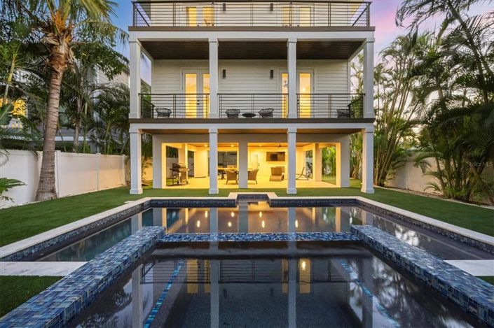 Image No.41-7 Bed Property for sale