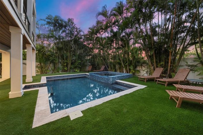 Image No.42-7 Bed Property for sale