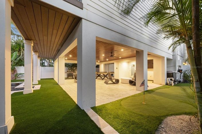 Image No.43-7 Bed Property for sale