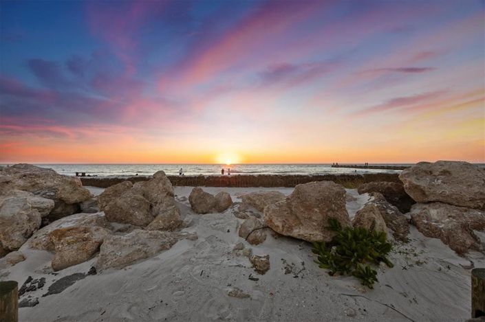 Image No.45-7 Bed Property for sale