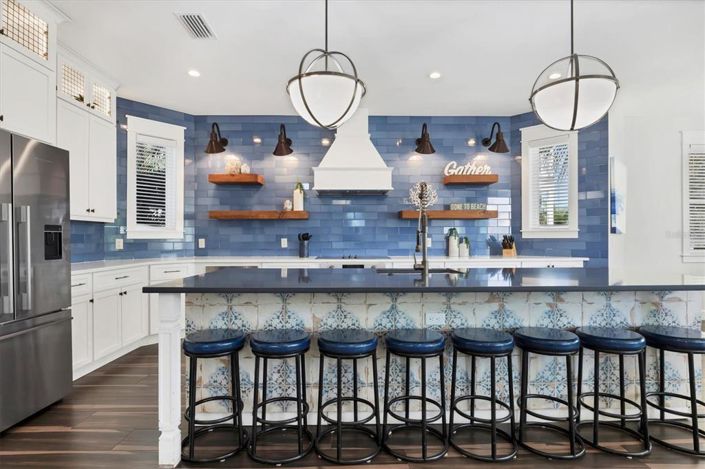 Image No.6-7 Bed Property for sale