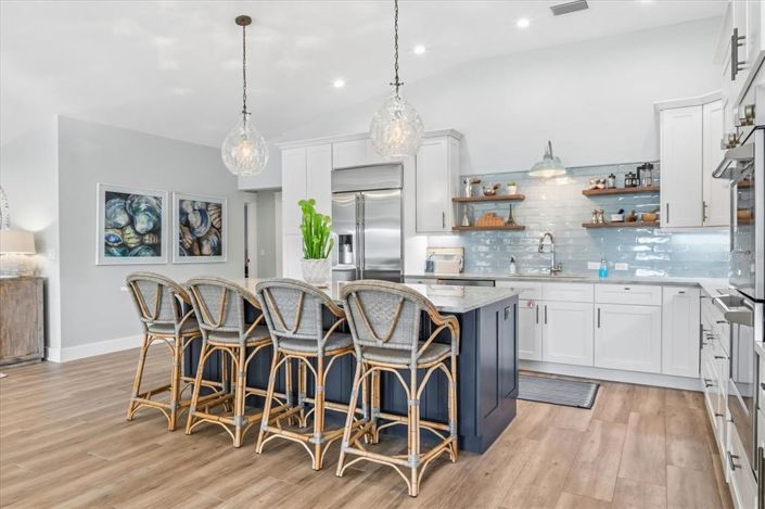 Image No.12-5 Bed Property for sale